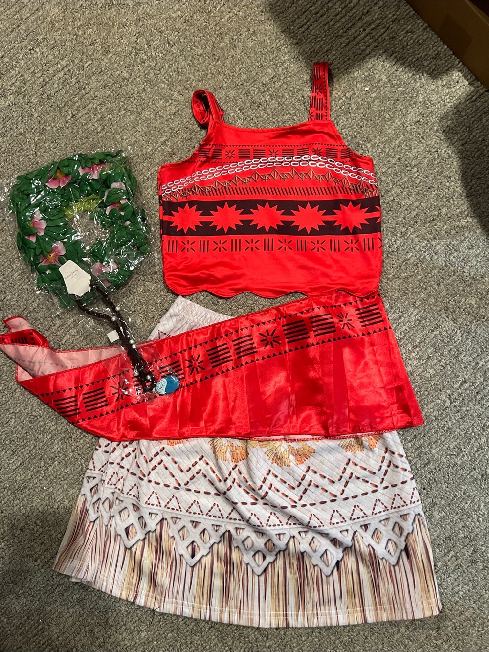 Moana. Two-Piece Costume Top & Skirt. With sash, headpiece, necklace. Size 10